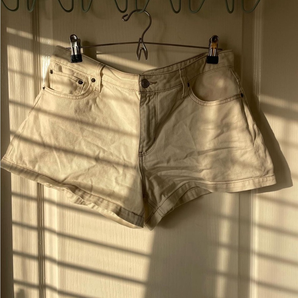 Super cute low rise shorts